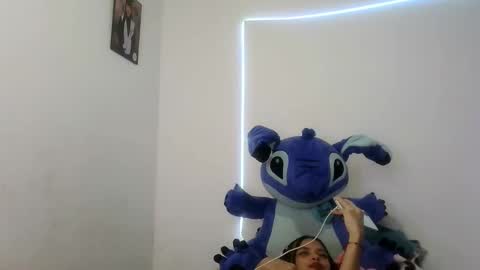 mia lucy 21 online show from October 30, 2025, 8:42 pm