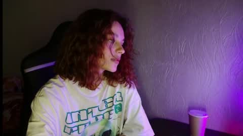 mia_luiza online show from June 7, 2026, 8:12 pm