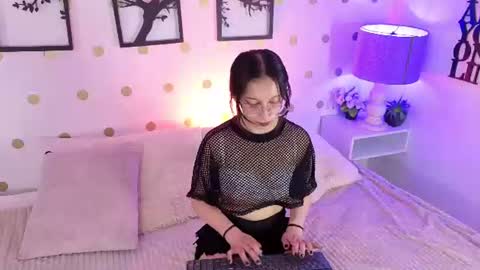 Snapshot of mia_luna0 chatting on June 12, 2026, 11:14 pm Mia online show from June 12, 2026, 11:14 pm
