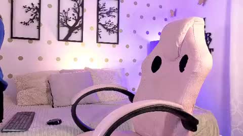 Snapshot of mia_luna0 chatting on July 10, 2026, 11:07 pm Mia online show from July 10, 2026, 11:07 pm