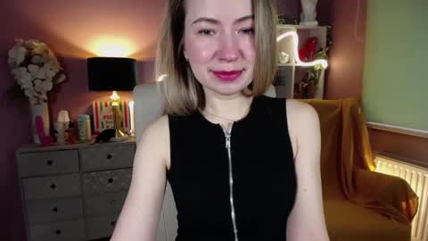 Snapshot of mia_luxx92 chatting on February 9, 2025, 8:11 am Mia online show from February 9, 2025, 8:11 am