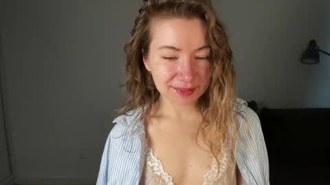 Mia online show from January 14, 2026, 7:36 am