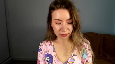 Mia online show from May 1, 2026, 6:29 am