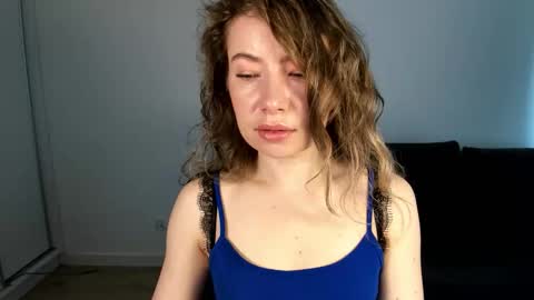 Mia online show from May 2, 2026, 6:40 am