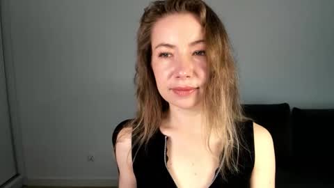 Snapshot of mia_luxx92 chatting on May 14, 2026, 7:15 am Mia online show from May 14, 2026, 7:15 am