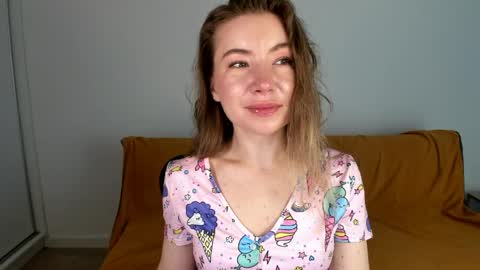 Snapshot of mia_luxx92 chatting on June 6, 2026, 6:40 am Mia online show from June 6, 2026, 6:40 am