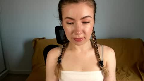 Mia online show from June 28, 2026, 1:17 pm