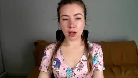 Mia online show from July 4, 2026, 7:36 am