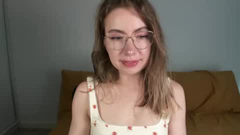 Mia online show from July 19, 2026, 1:15 pm