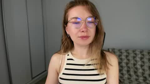 Mia online show from July 25, 2026, 6:55 am