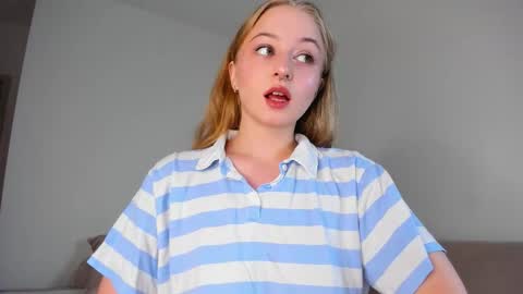 Snapshot of mia_meows chatting on November 11, 2025, 12:16 pm Mia here Appreciate your support online show from November 11, 2025, 12:16 pm