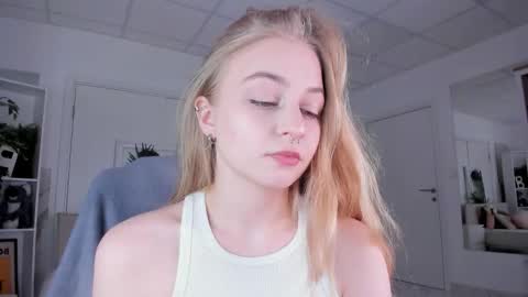 Mia here Appreciate your support online show from February 6, 2026, 11:19 pm