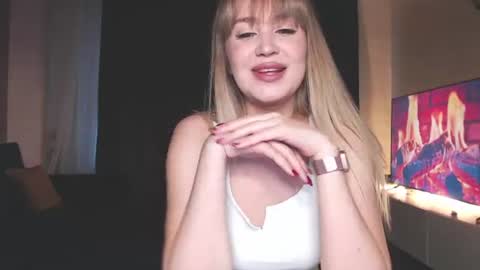 Snapshot of mia_meww chatting on June 19, 2026, 1:59 pm Mia online show from June 19, 2026, 1:59 pm