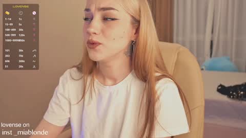 mia_milagros online show from January 21, 2025, 1:08 am