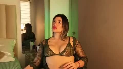 Snapshot of mia_monroe_888 chatting on November 10, 2025, 9:58 pm Mia Monroe online show from November 10, 2025, 9:58 pm