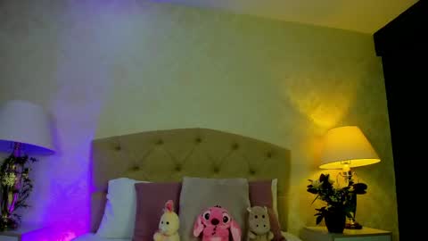 mia montess online show from April 30, 2026, 12:44 pm