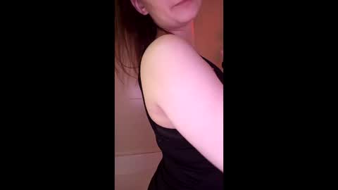 Mia online show from February 20, 2026, 12:07 am