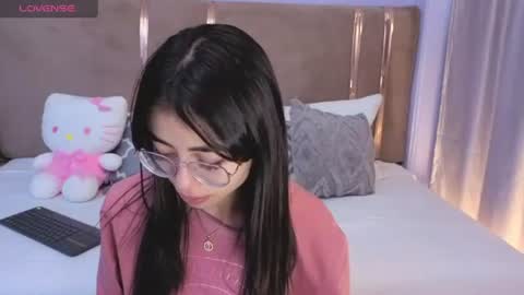 Snapshot of mia_naive chatting on June 16, 2026, 12:41 pm Mia online show from June 16, 2026, 12:41 pm