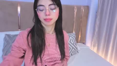 Snapshot of mia_naive chatting on June 20, 2026, 12:19 pm Mia online show from June 20, 2026, 12:19 pm