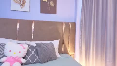 Snapshot of mia_naive chatting on July 1, 2026, 12:07 pm Mia online show from July 1, 2026, 12:07 pm