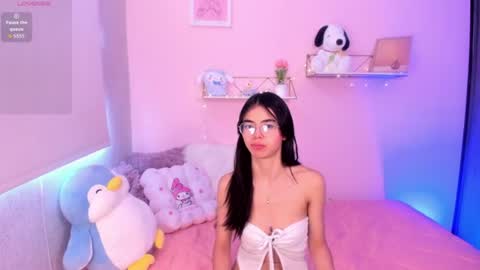 Snapshot of mia_naive chatting on July 30, 2026, 1:10 pm Mia online show from July 30, 2026, 1:10 pm