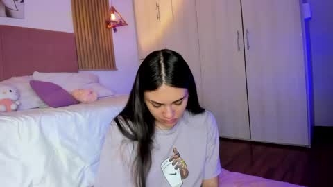 Mia Nevaeh - follow me online show from May 31, 2026, 6:09 pm