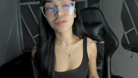 Snapshot of mia_petiteht chatting on July 23, 2026, 9:02 pm mia_petiteht online show from July 23, 2026, 9:02 pm