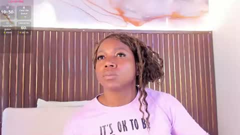 Snapshot of mia_pineda chatting on June 24, 2026, 7:24 pm Mariana online show from June 24, 2026, 7:24 pm