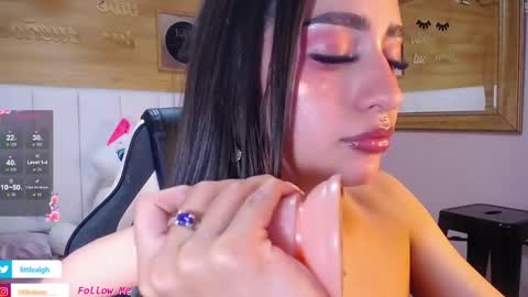 Snapshot of mia_ponce_a chatting on October 9, 2025, 1:03 am MIA online show from October 9, 2025, 1:03 am