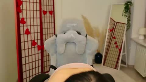 Mia online show from February 8, 2026, 3:26 pm