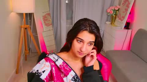 Mia online show from March 10, 2026, 5:18 pm