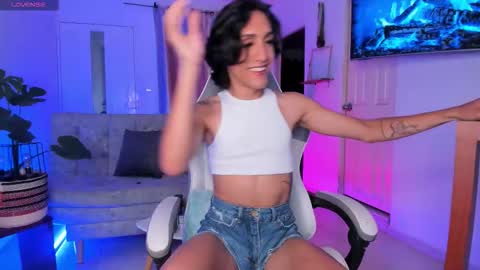 Mia online show from November 6, 2025, 2:34 am