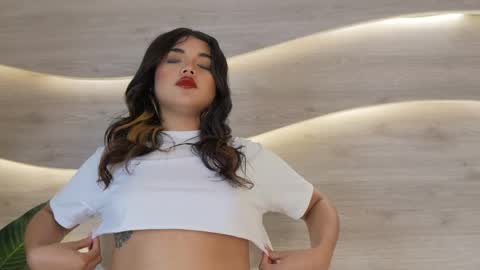 mia_rosalie online show from May 14, 2026, 7:53 pm