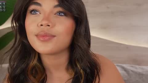 Snapshot of mia_rosalie chatting on July 3, 2026, 7:42 pm mia_rosalie online show from July 3, 2026, 7:42 pm