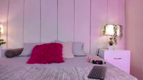 Snapshot of mia_rousse25 chatting on September 9, 2025, 1:54 pm mia rousse25 online show from September 9, 2025, 1:54 pm