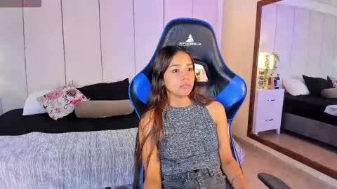 Snapshot of mia_rousse25 chatting on November 30, 2025, 1:37 pm mia rousse25 online show from November 30, 2025, 1:37 pm