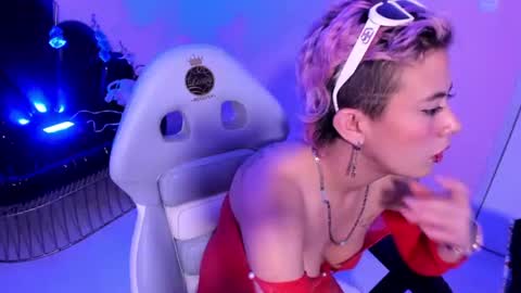 mia_rousse_1 online show from June 12, 2026, 3:49 am