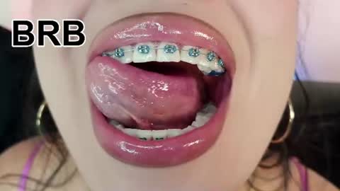 Snapshot of mia_roux1 chatting on July 8, 2026, 10:25 pm Mia online show from July 8, 2026, 10:25 pm