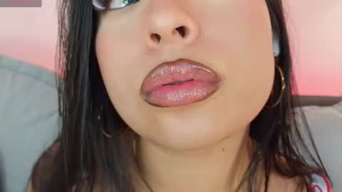 Snapshot of mia_roux1 chatting on July 26, 2026, 5:59 am Mia online show from July 26, 2026, 5:59 am