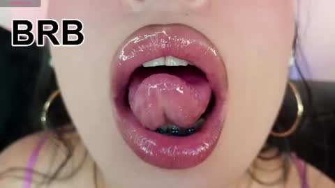 Snapshot of mia_roux1 chatting on July 27, 2026, 11:45 pm Mia online show from July 27, 2026, 11:45 pm