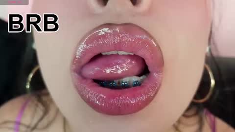 Snapshot of mia_roux1 chatting on July 31, 2026, 10:53 pm Mia online show from July 31, 2026, 10:53 pm