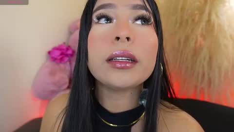 Snapshot of mia_roux1 chatting on August 5, 2026, 10:01 pm Mia online show from August 5, 2026, 10:01 pm