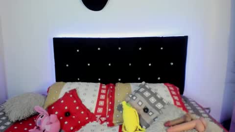 Mia Roux online show from March 16, 2026, 3:34 am