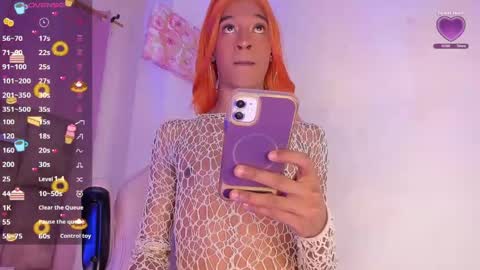 mia_royal online show from May 4, 2026, 8:05 pm