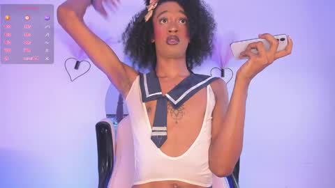 mia_royal online show from May 28, 2026, 5:43 pm