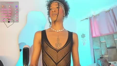 mia_royal online show from May 30, 2026, 6:38 pm