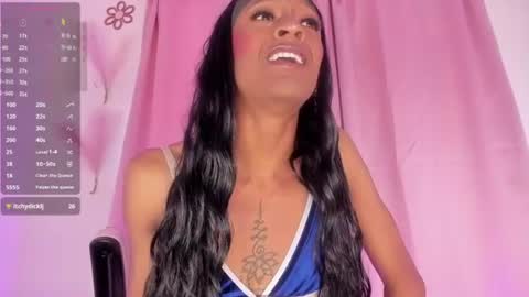 mia_royal online show from July 14, 2026, 8:36 pm