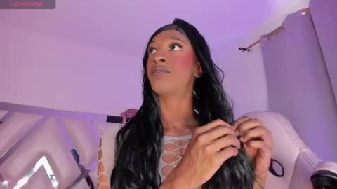 mia_royal online show from July 21, 2026, 4:09 pm
