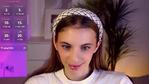 Mia online show from November 14, 2025, 6:23 am