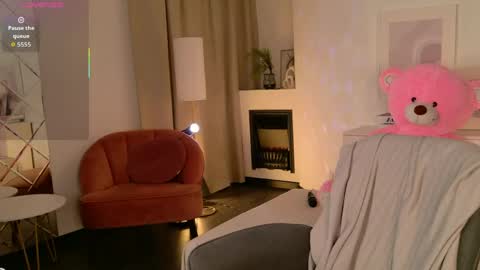 Snapshot of mia_silk chatting on May 8, 2026, 6:30 am Mia online show from May 8, 2026, 6:30 am